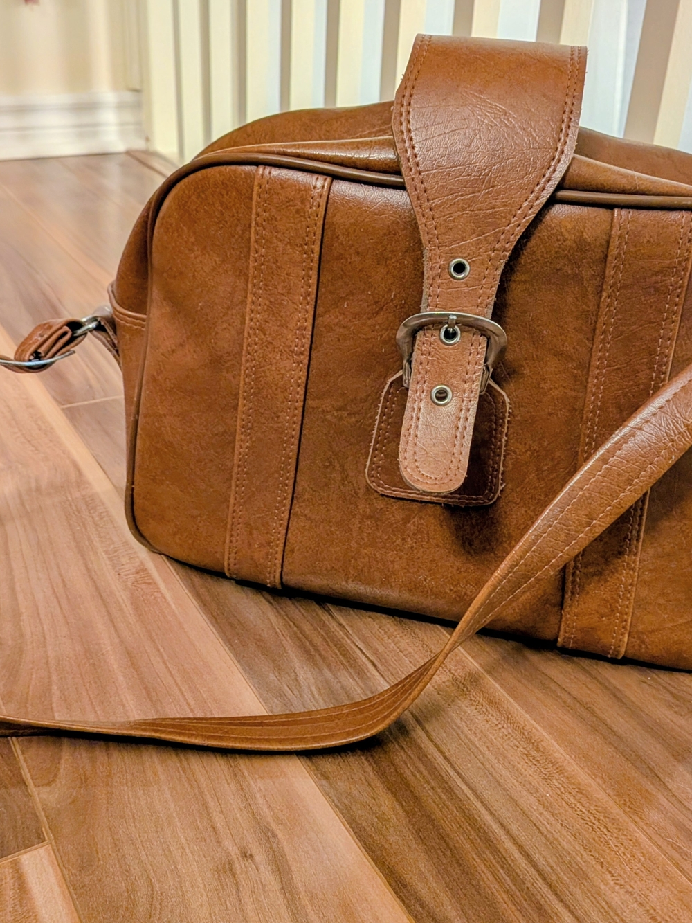 Vintage 70s Cognac Brown Faux Leather Shoulder Bag Boho Retro - Picture 2 of 7